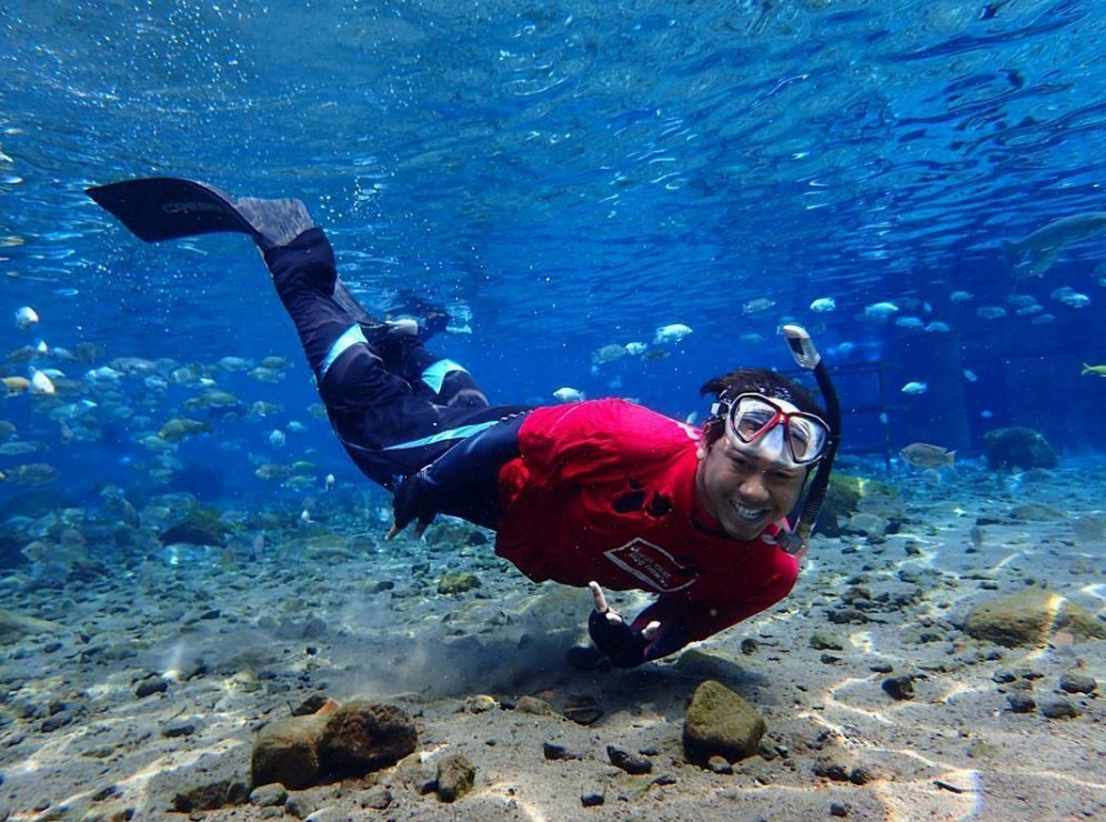 foto underwater umbul ponggok