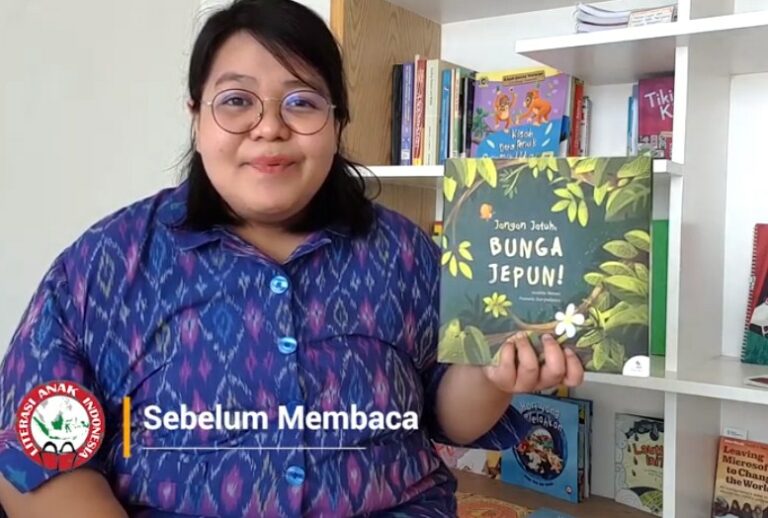Bagaimana cara Kupu-kupu menolong Bunga Jepun?