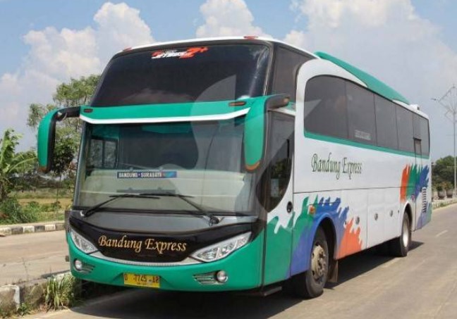 Bus Bandung Surabaya