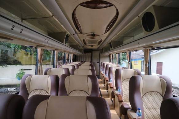 Interior Bus Damri